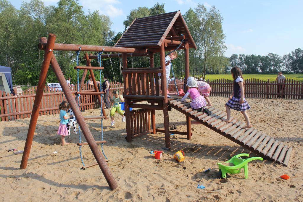 Pawlakowa Zagroda Hotel Grabiny-Zameczek Екстериор снимка