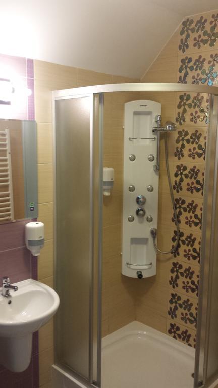 Pawlakowa Zagroda Hotel Grabiny-Zameczek Стая снимка