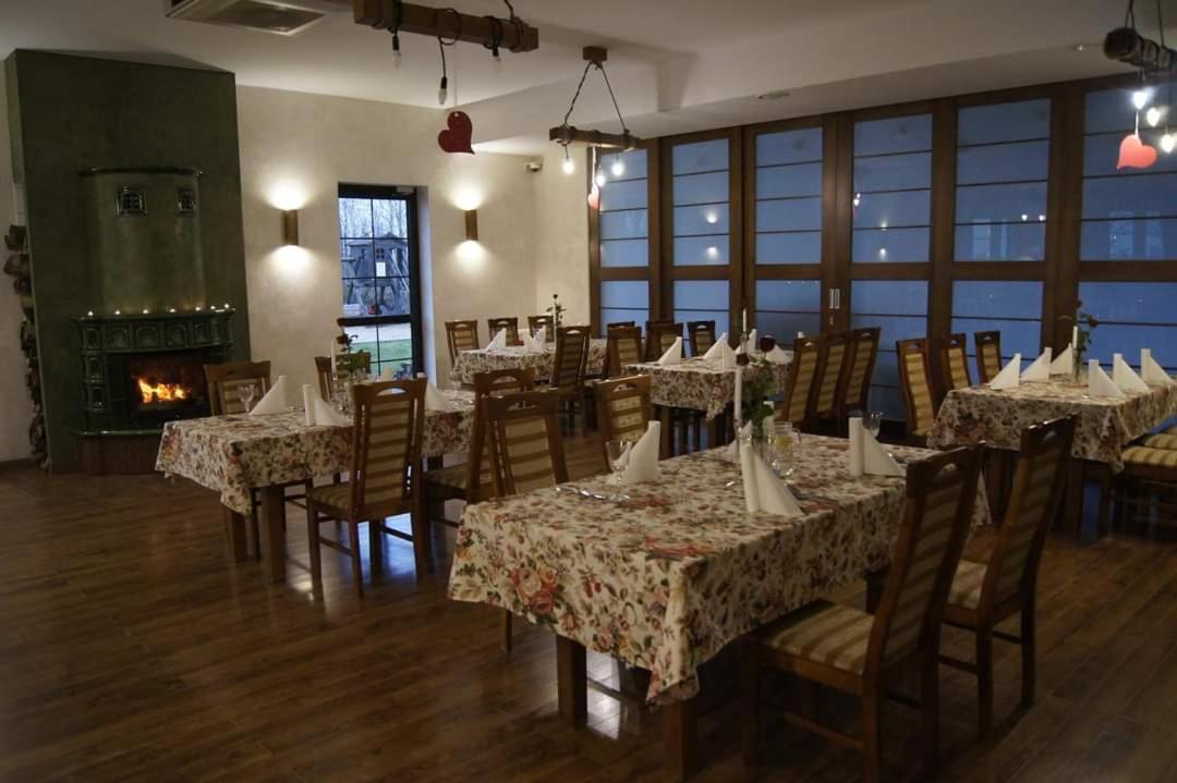 Pawlakowa Zagroda Hotel Grabiny-Zameczek Екстериор снимка