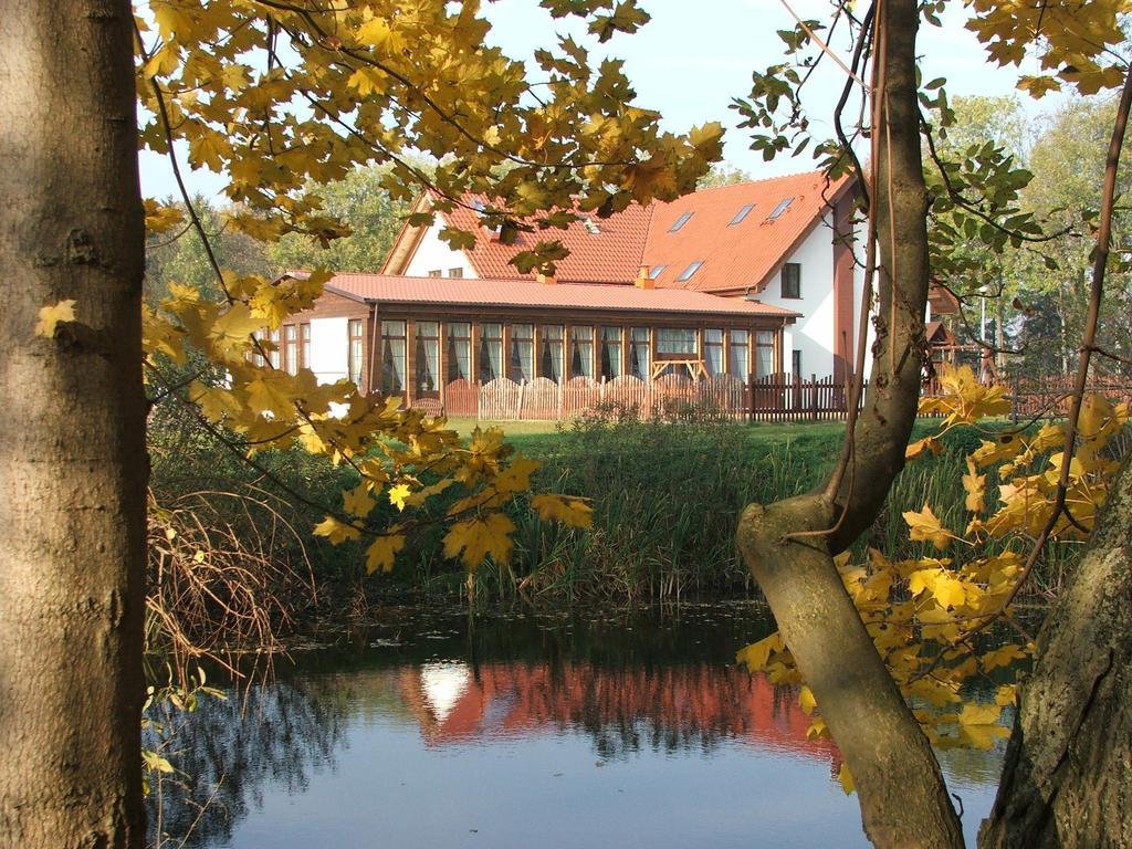 Pawlakowa Zagroda Hotel Grabiny-Zameczek Екстериор снимка
